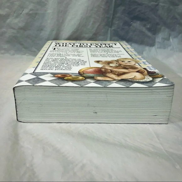 What to Expect the First Year, A Softcover Parenting Self Help Book - Picture 7 of 7